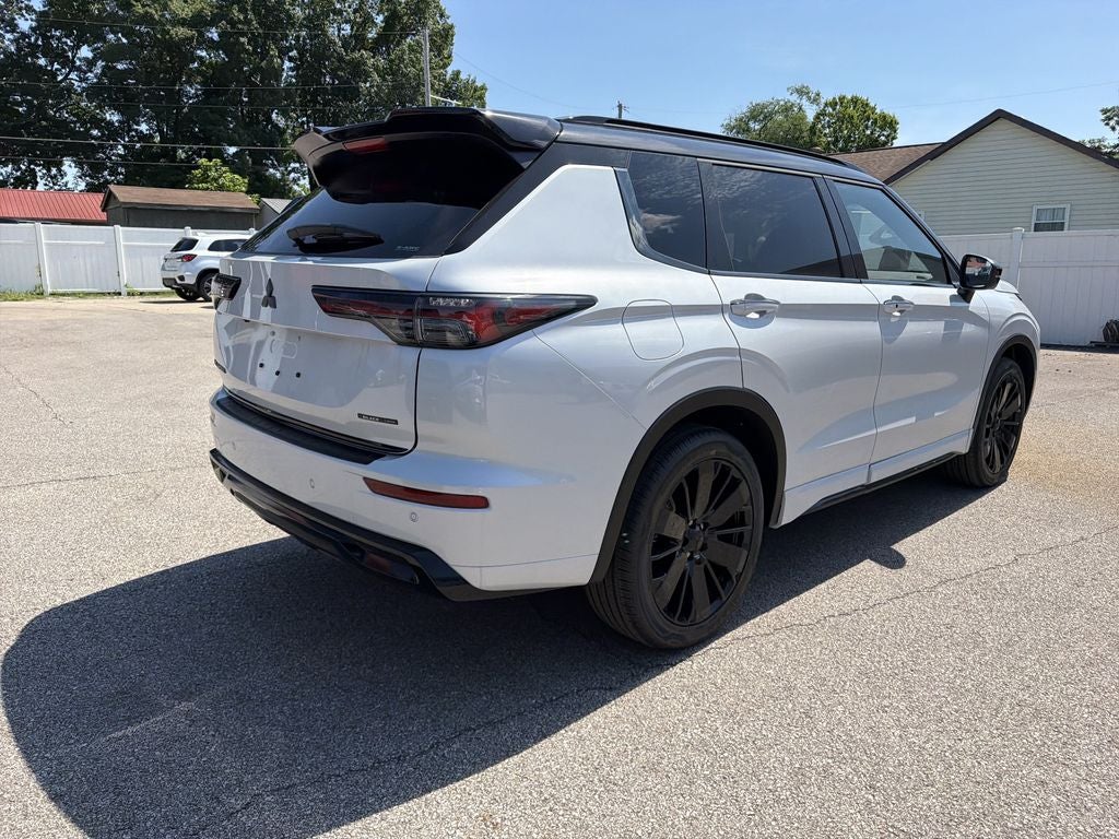 2026 Mitsubishi Outlander Base