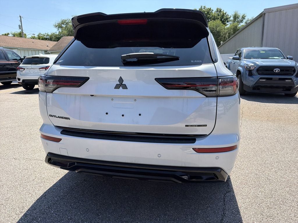 2026 Mitsubishi Outlander Base