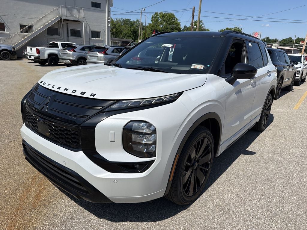 2026 Mitsubishi Outlander Base