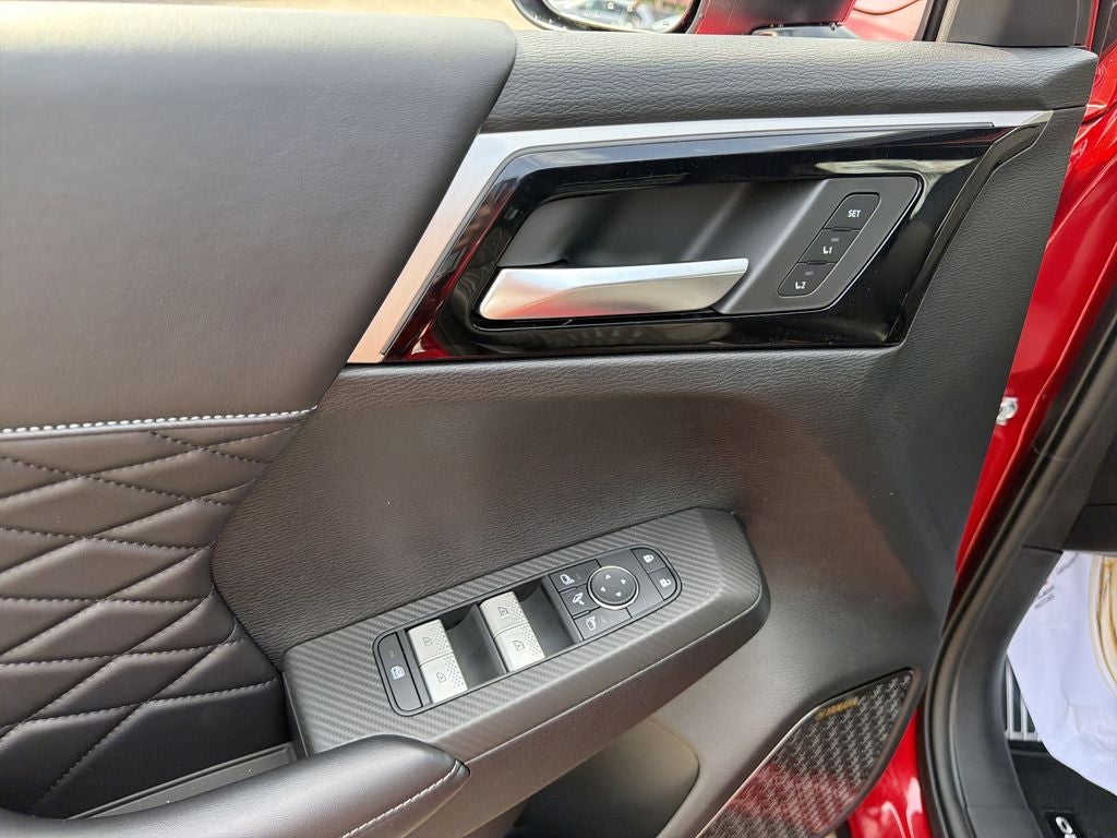 2026 Mitsubishi Outlander Base