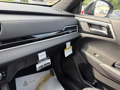 2026 Mitsubishi Outlander Base