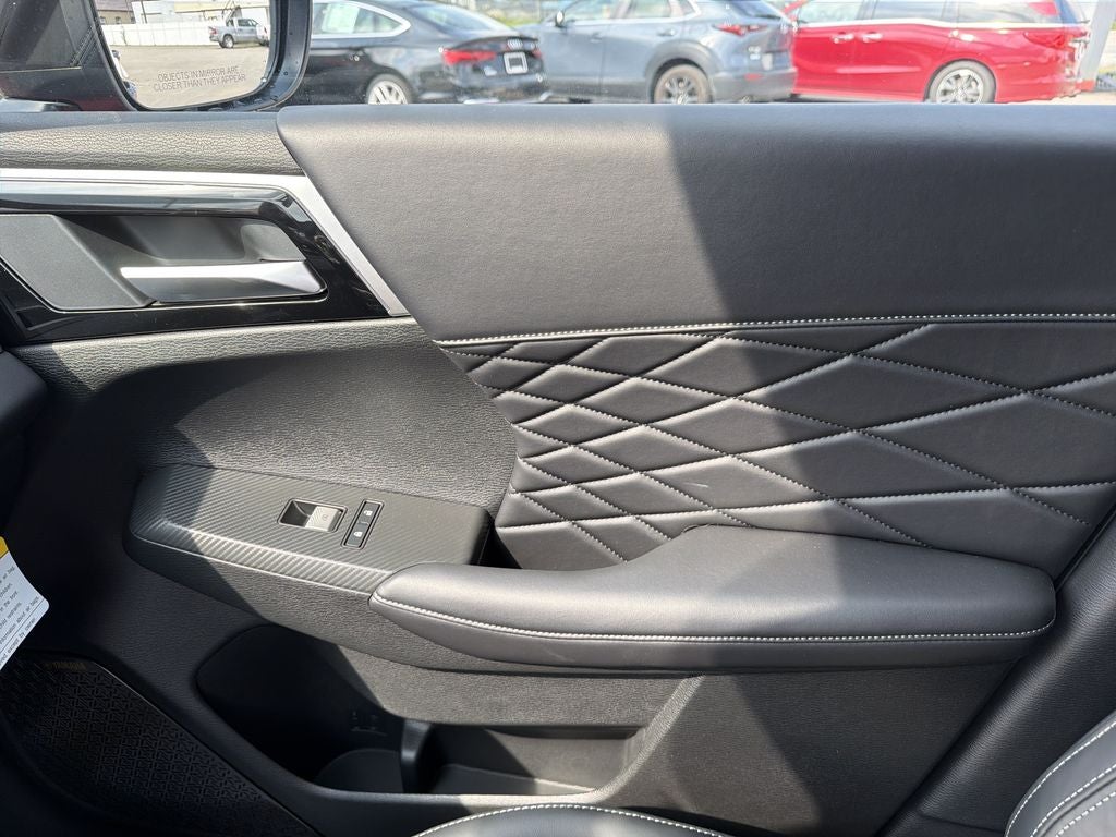 2026 Mitsubishi Outlander Base