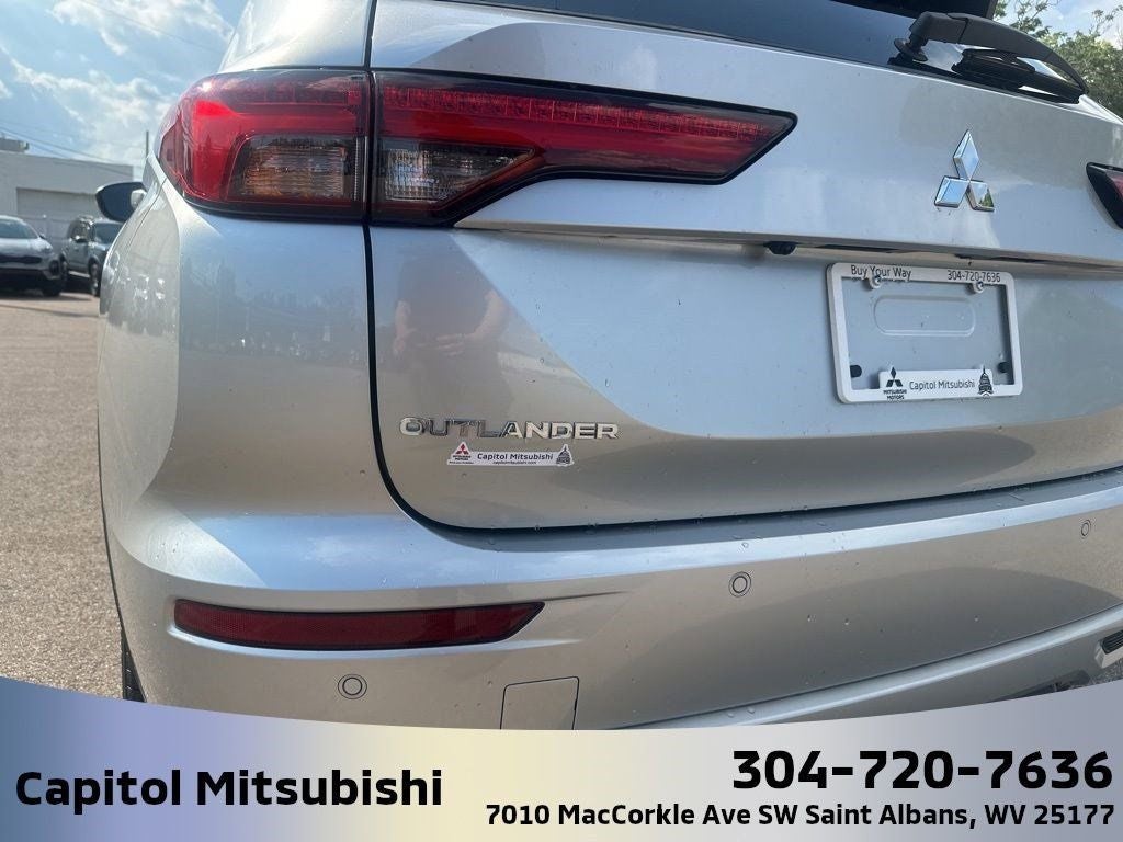 2025 Mitsubishi Outlander PHEV SE