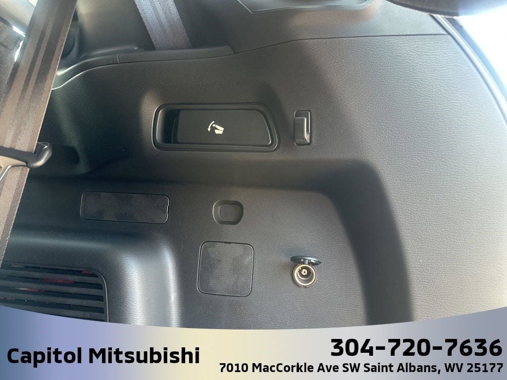 2025 Mitsubishi Outlander PHEV SE