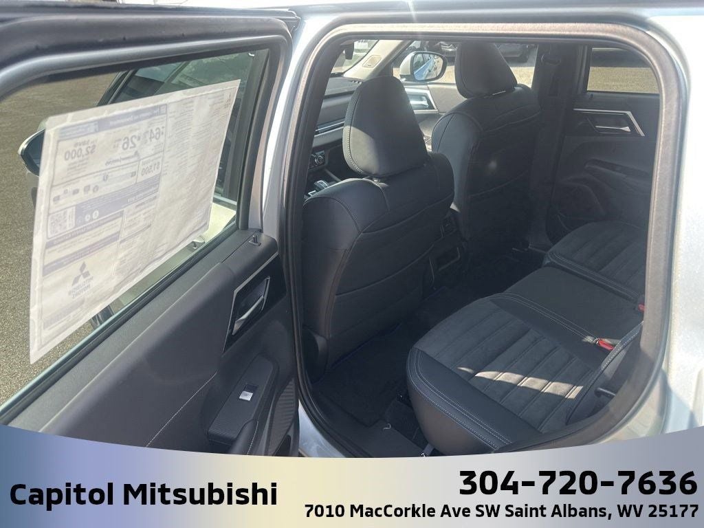 2025 Mitsubishi Outlander PHEV SE