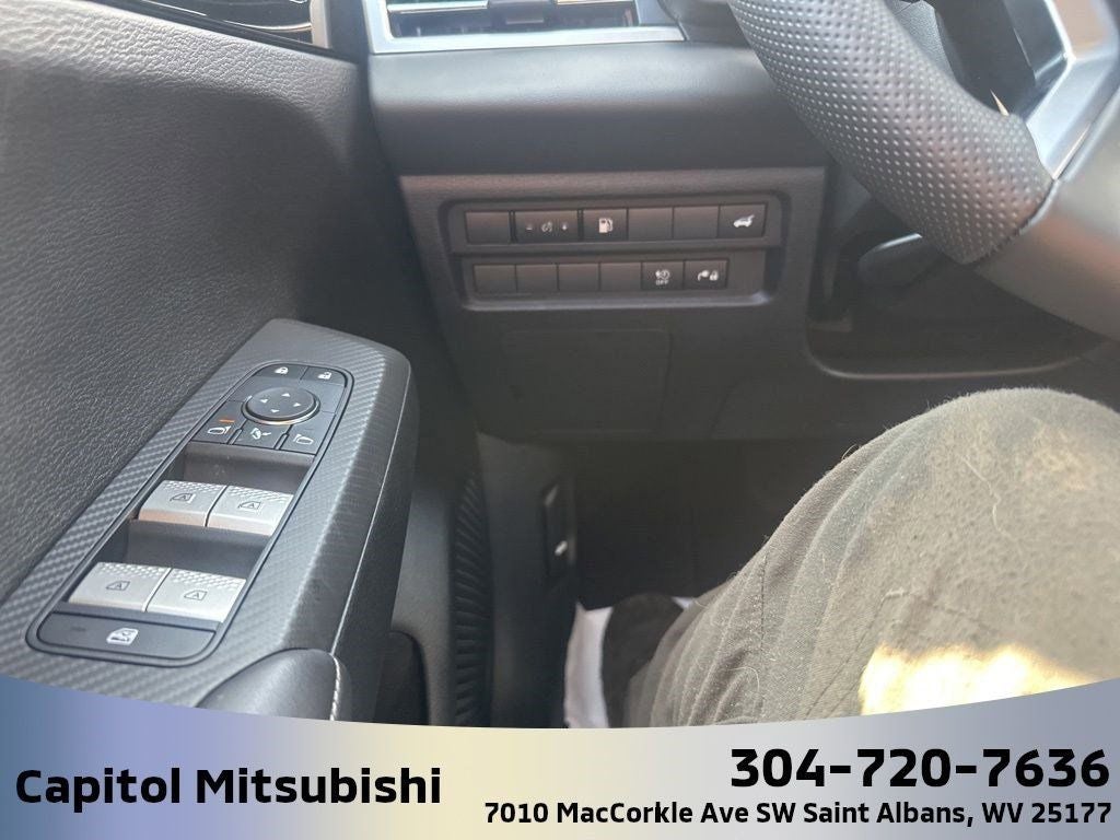 2025 Mitsubishi Outlander PHEV SE