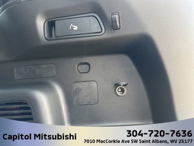 2025 Mitsubishi Outlander PHEV SE