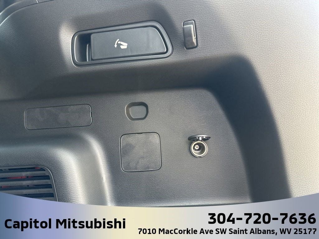 2025 Mitsubishi Outlander PHEV SE