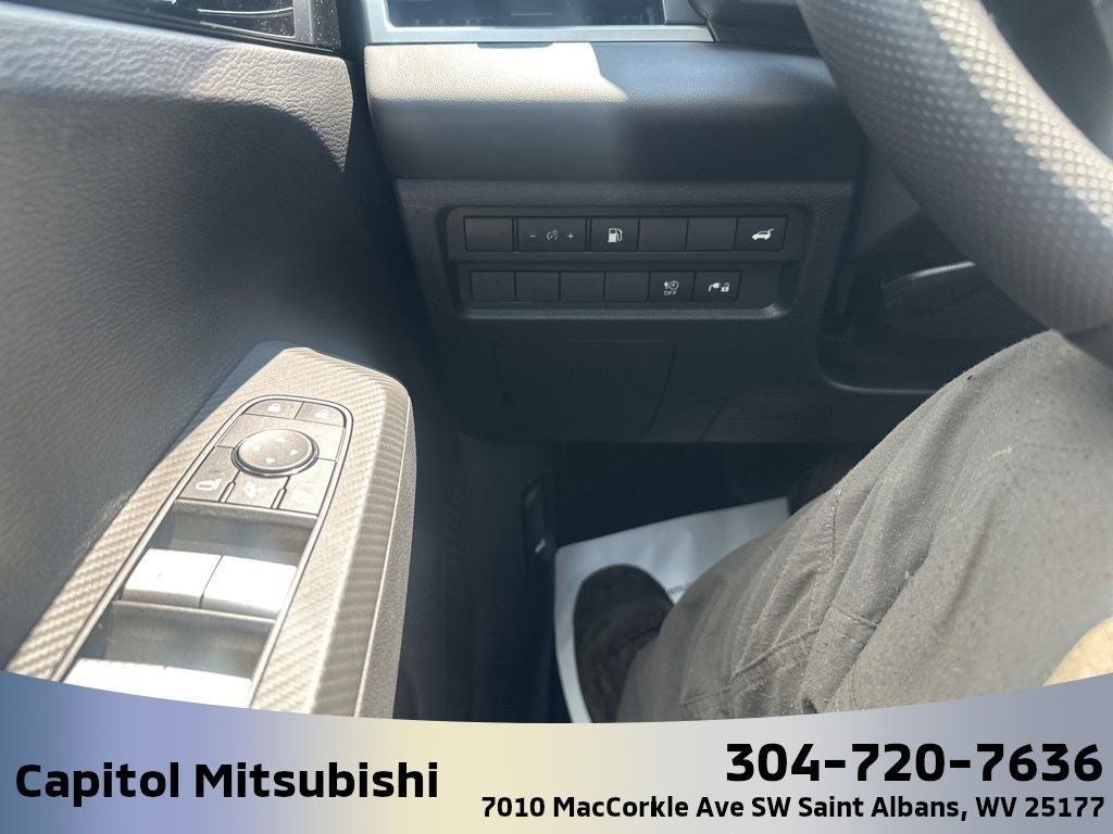 2025 Mitsubishi Outlander PHEV SE