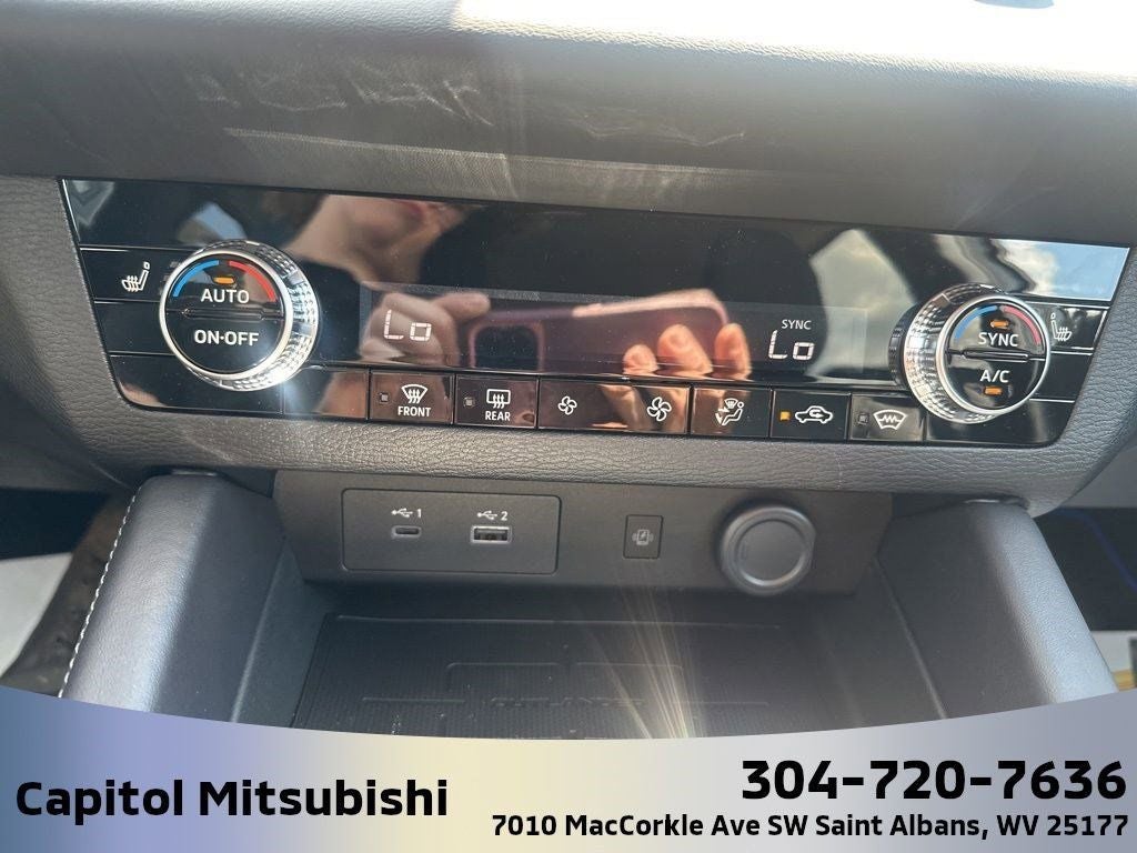 2025 Mitsubishi Outlander PHEV SE