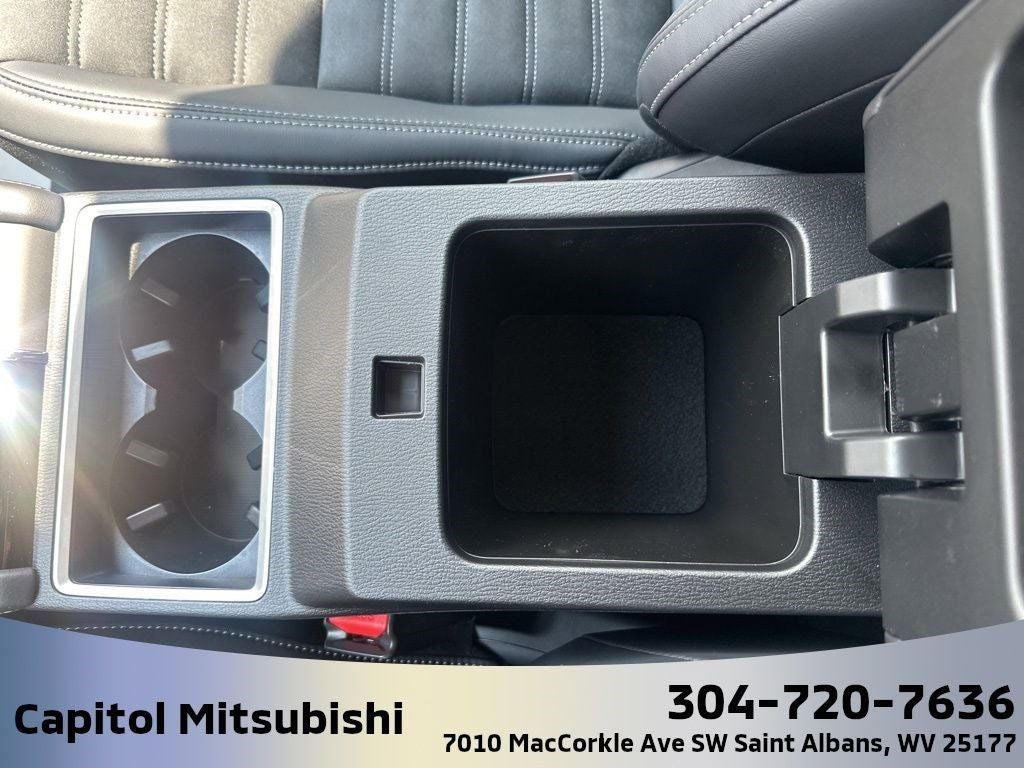 2025 Mitsubishi Outlander PHEV SE