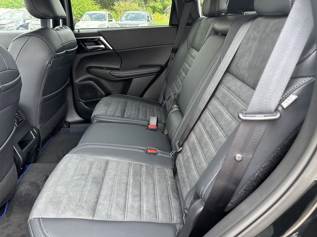 2025 Mitsubishi Outlander PHEV SE