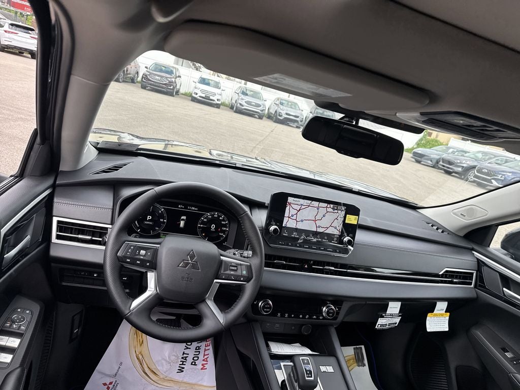 2025 Mitsubishi Outlander PHEV SE