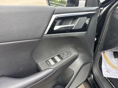 2025 Mitsubishi Outlander PHEV SE