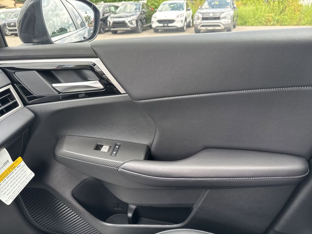 2025 Mitsubishi Outlander PHEV SE