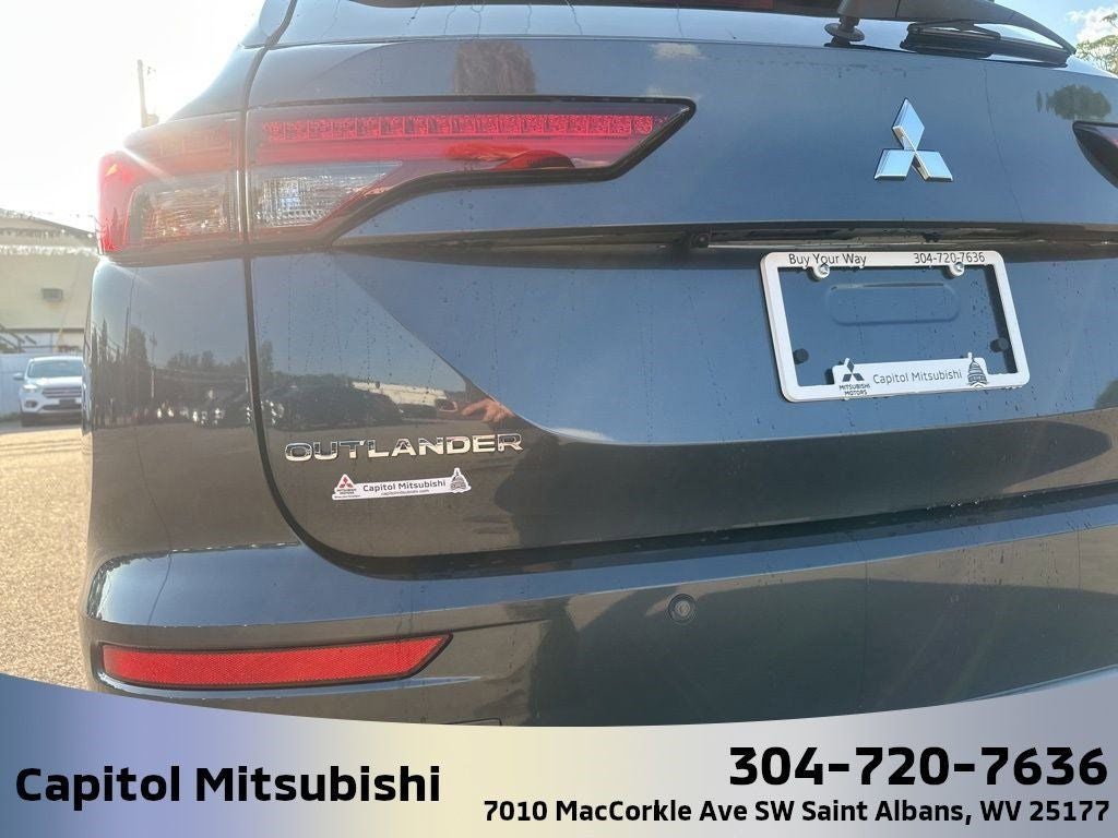 2025 Mitsubishi Outlander PHEV SE