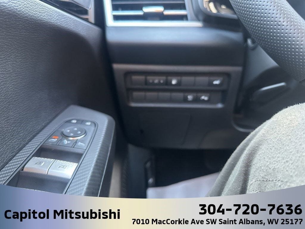 2025 Mitsubishi Outlander PHEV SE