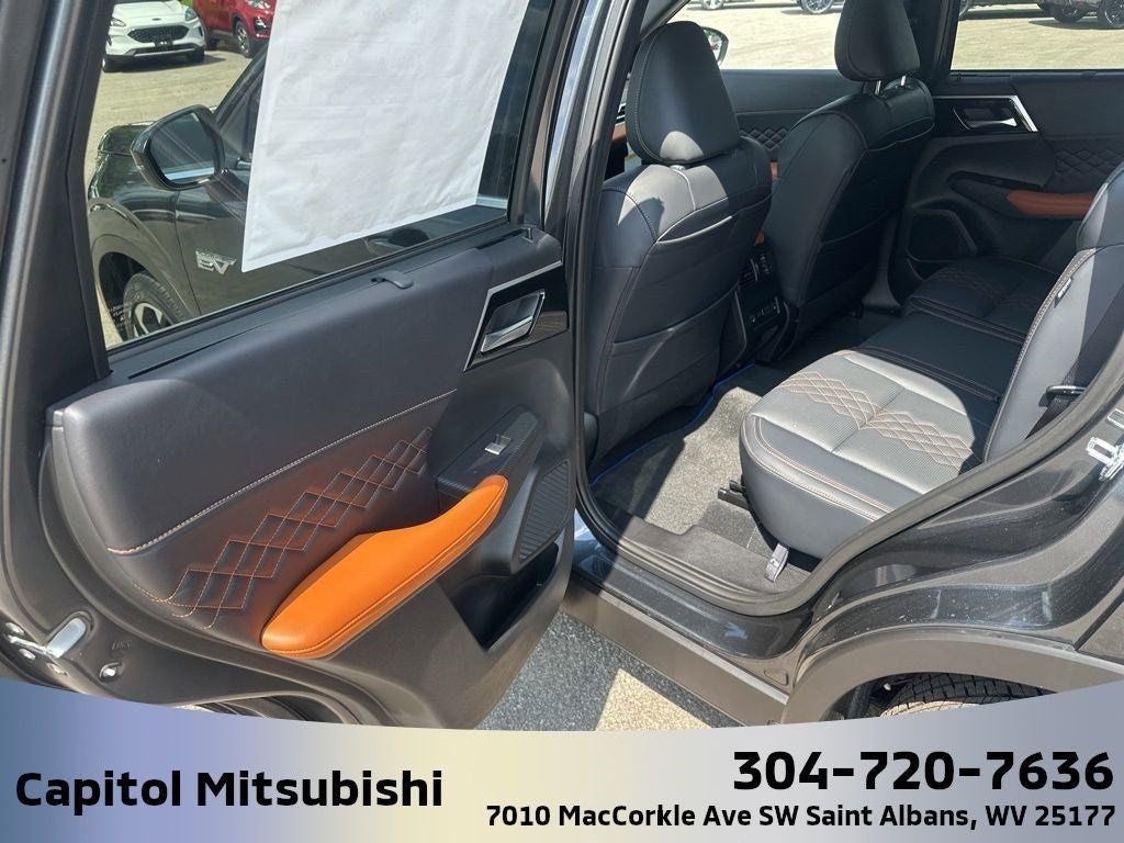 2025 Mitsubishi Outlander PHEV SEL