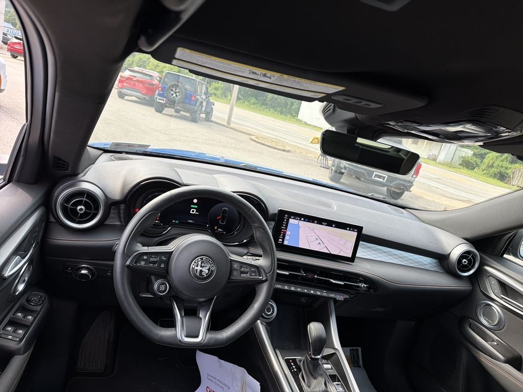 2025 Alfa Romeo Tonale Base