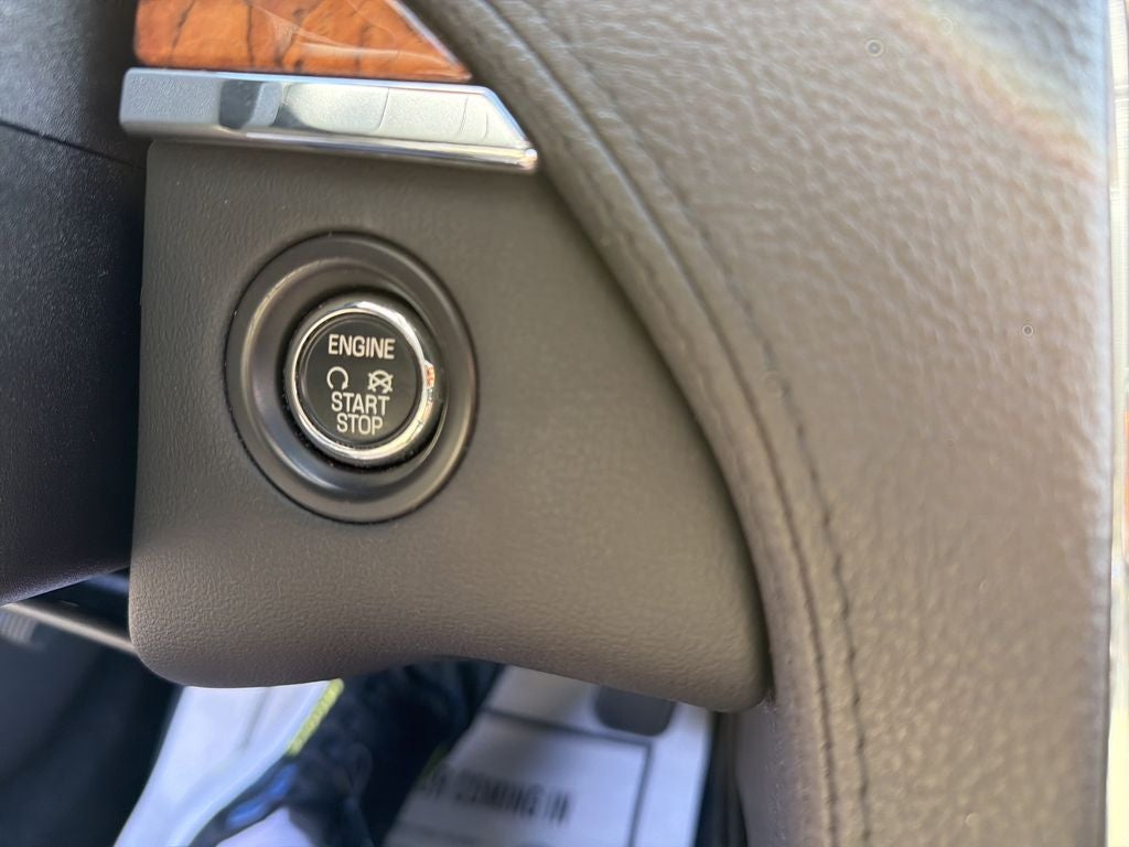 2016 Lincoln MKS Base