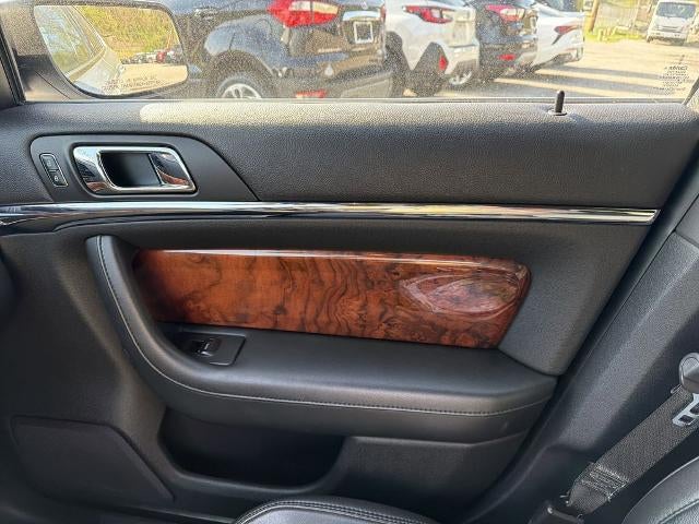 2016 Lincoln MKS Base