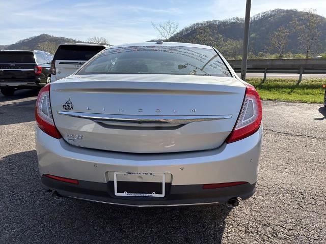 2016 Lincoln MKS Base