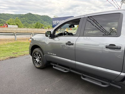 2023 Nissan Titan SV
