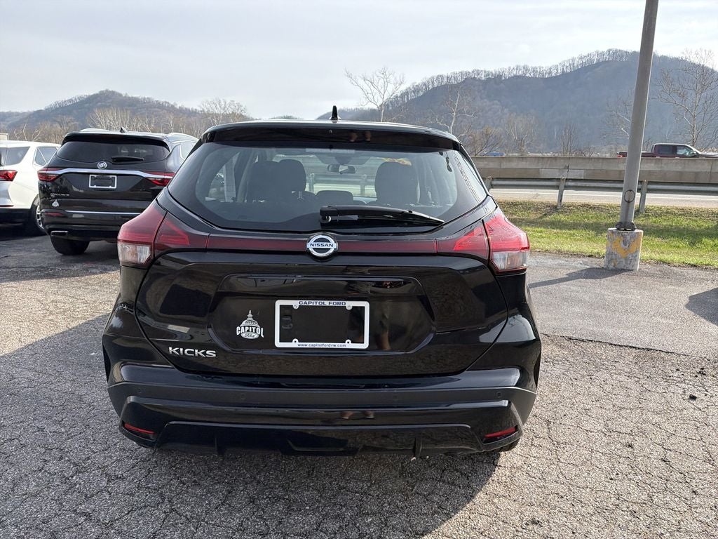 2021 Nissan Kicks S