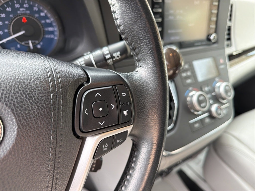 2019 Toyota Sienna L 7 Passenger