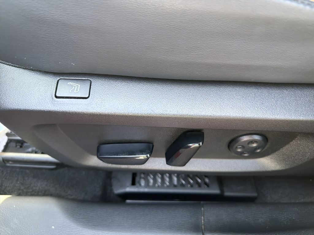 2024 Mitsubishi Outlander PHEV Base